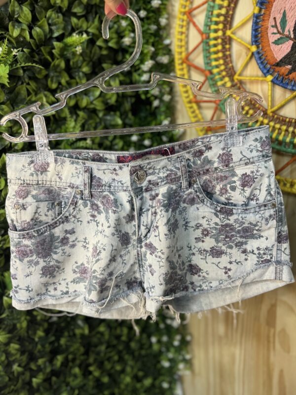 Short Jeans Floral (desapego)