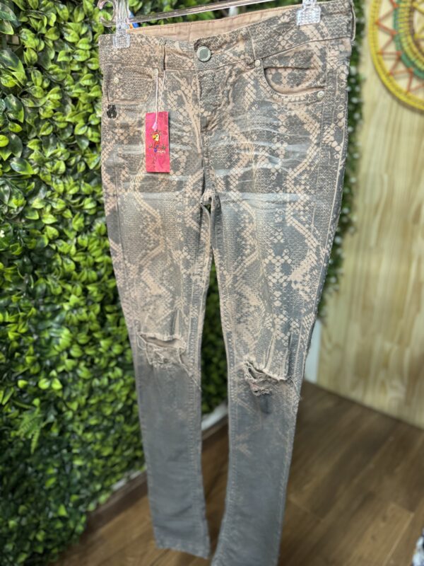 Calça Jeans Estampa Cobra (desapego)