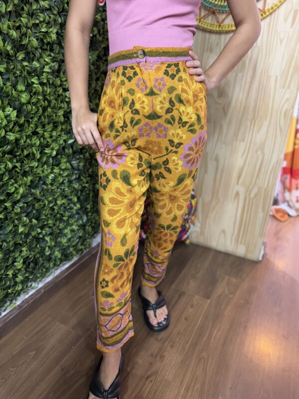 Calça Jogger Farm Estampa Lenço Abacaxi Amarela (desapego) - Image 2