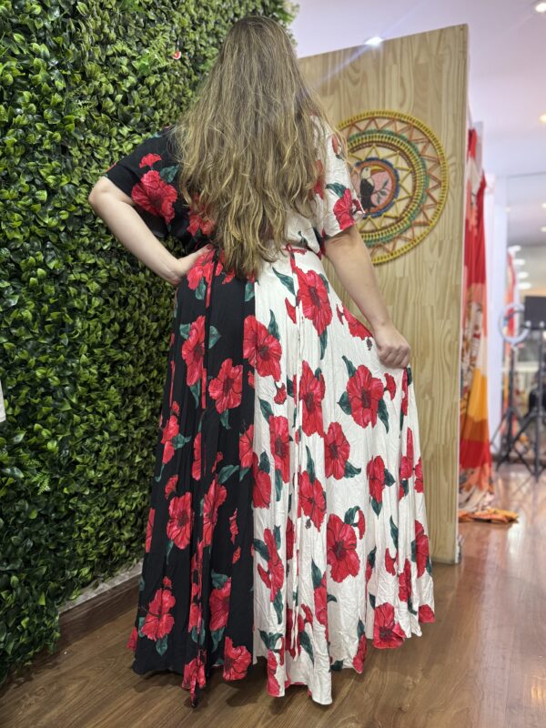 Vestido Longo Farm Floral Preto E Branco (desapego) - Image 2